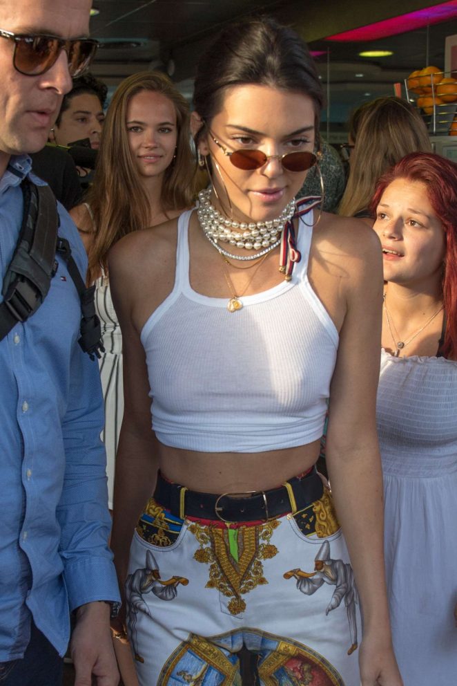 Kendall Jenner - Meets the fans at an ice cream store in Cannes